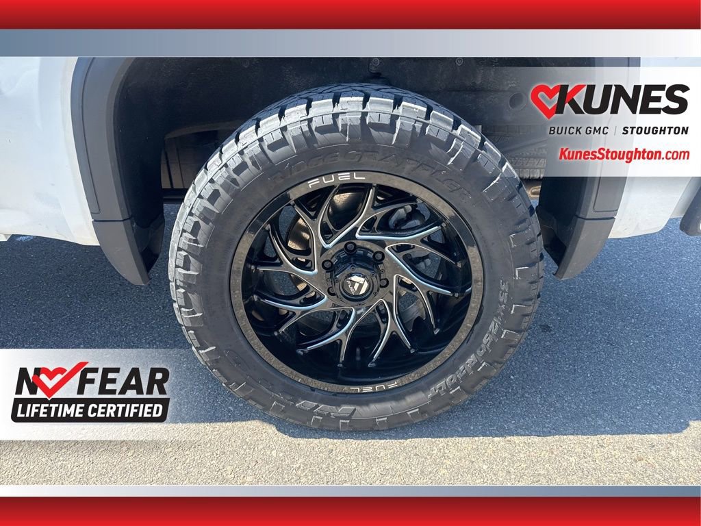 Used 2025 GMC Sierra 1500 AT4 w/ AT4 Premium Package AWD/4WD image 18