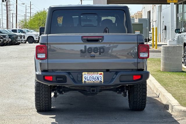 Certified 2022 Jeep Gladiator Sport AWD/4WD image 4