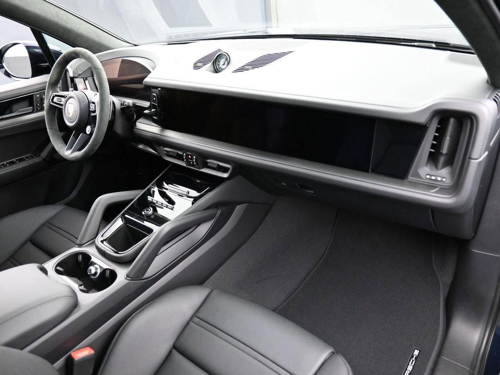 New 2026 Porsche Cayenne GTS image 33
