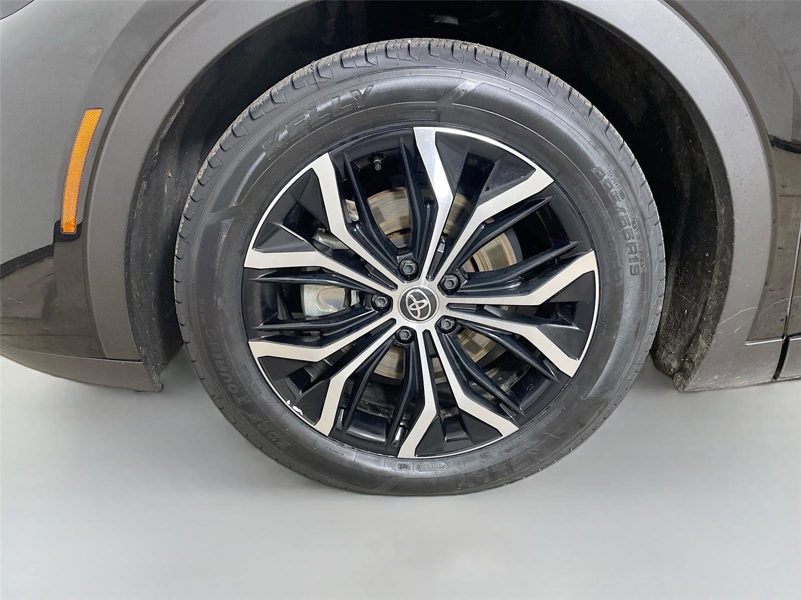 Used 2023 Toyota Crown AWD/4WD image 28