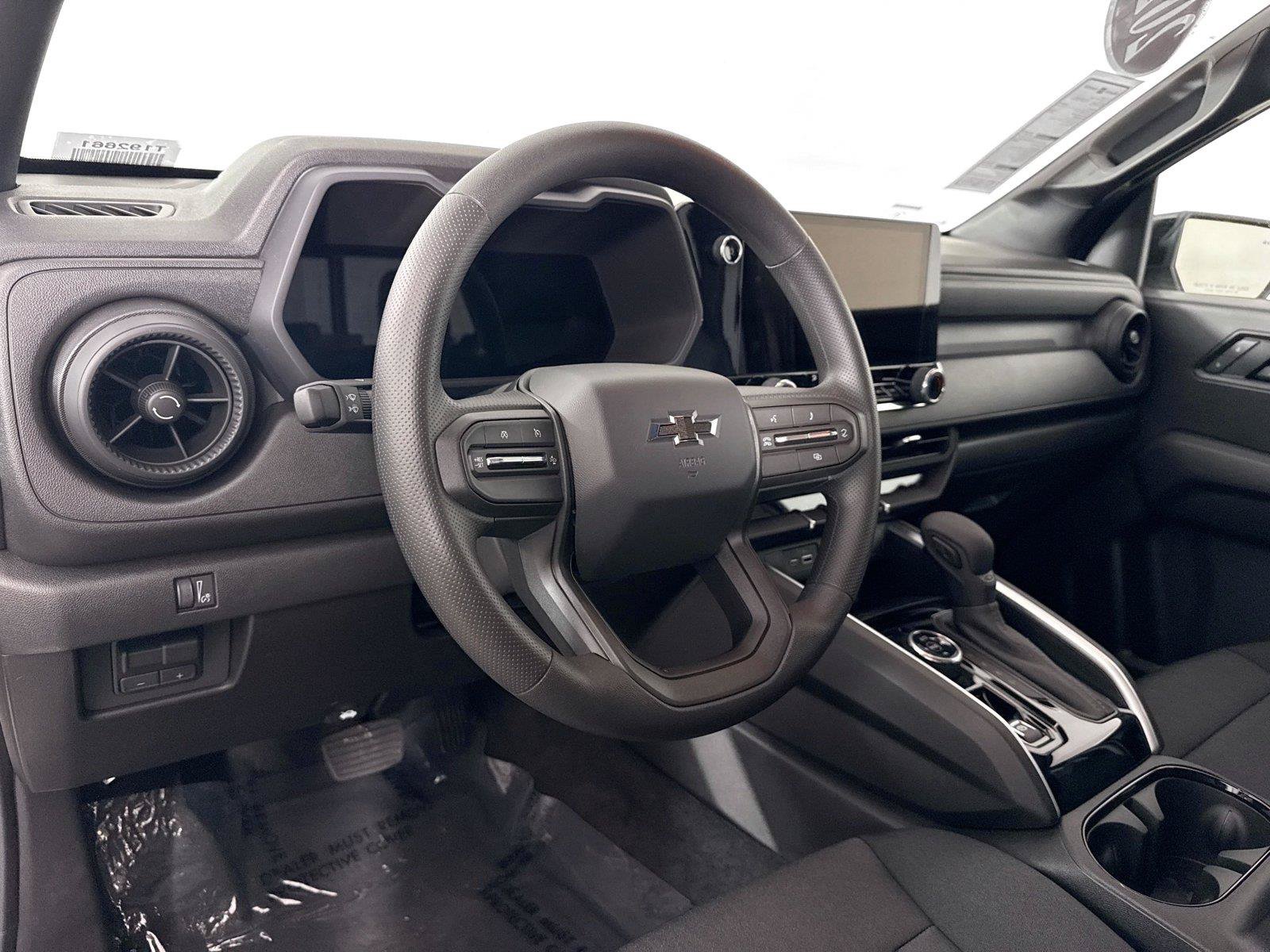 Used 2026 Chevrolet Colorado Trail Boss AWD/4WD image 4