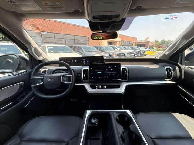 Used 2025 Ford Expedition Active AWD/4WD image 21