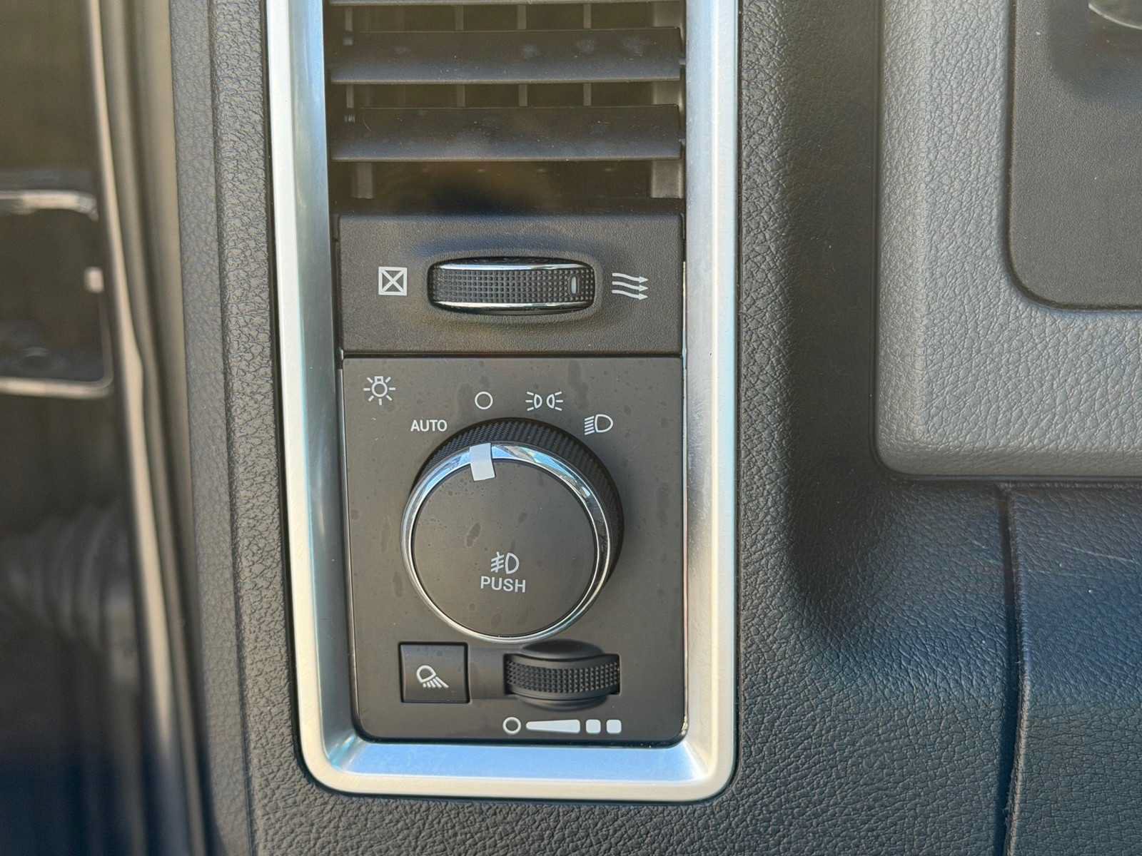 Used 2017 RAM 1500 Lone Star RWD image 15