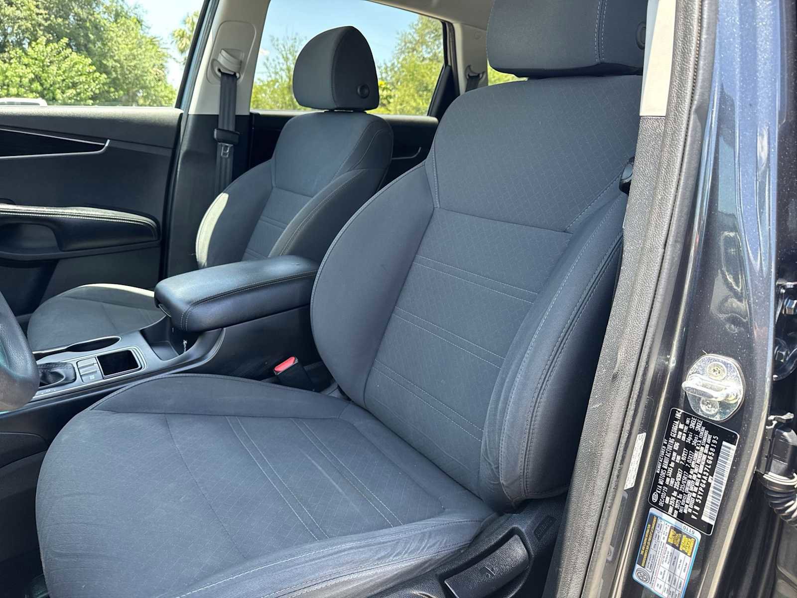 Used 2020 Kia Sorento LX FWD image 14