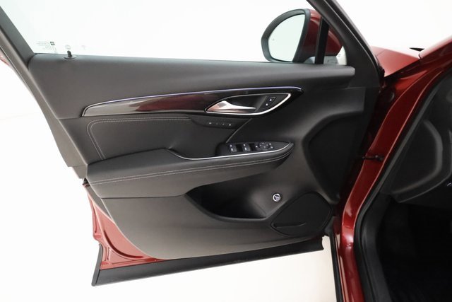 Used 2023 Buick Envision Essence image 8