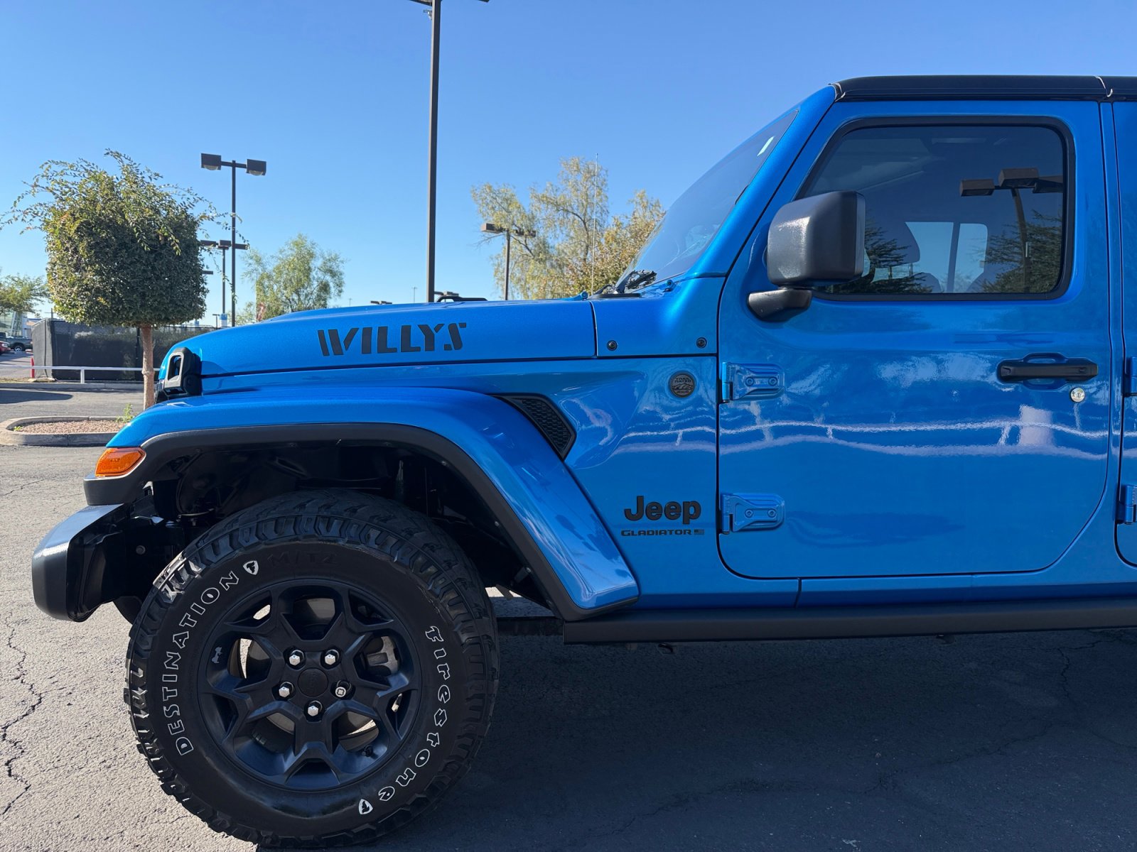 Used 2023 Jeep Gladiator Willys image 9