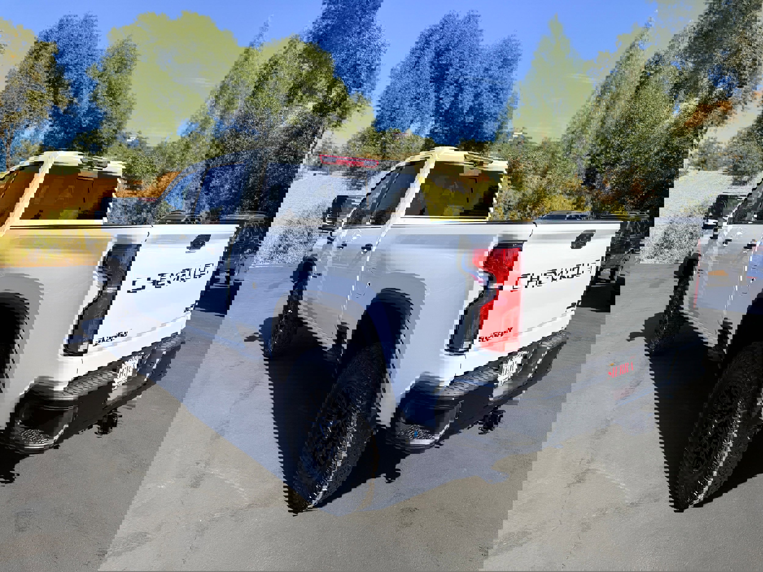 New 2025 Chevrolet Silverado 2500 ZR2 w/ Technology Package image 6