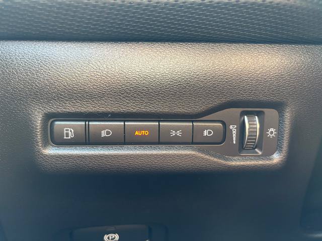 Used 2026 Jeep Cherokee Limited AWD/4WD image 31