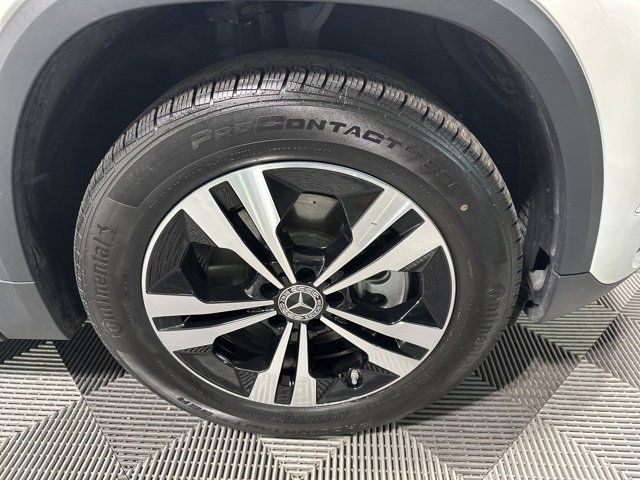 Used 2025 Mercedes-Benz GLA 250 4MATIC image 9