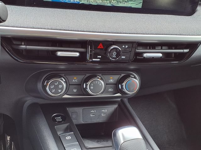 Used 2025 Nissan Kicks SV FWD image 7