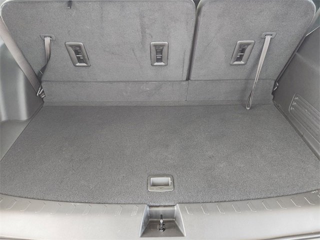 Used 2023 Chevrolet Traverse LT image 32
