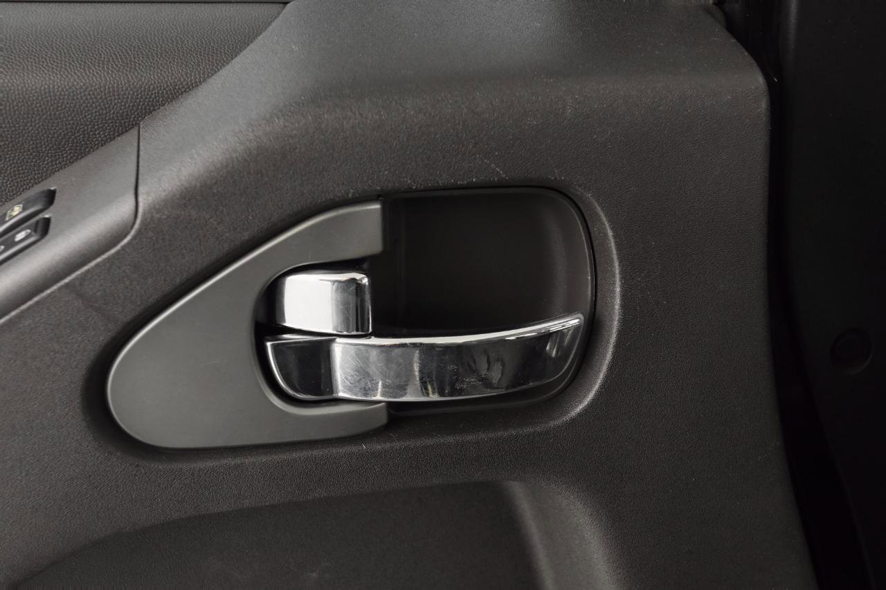 Used 2015 Nissan Frontier PRO-4X image 29