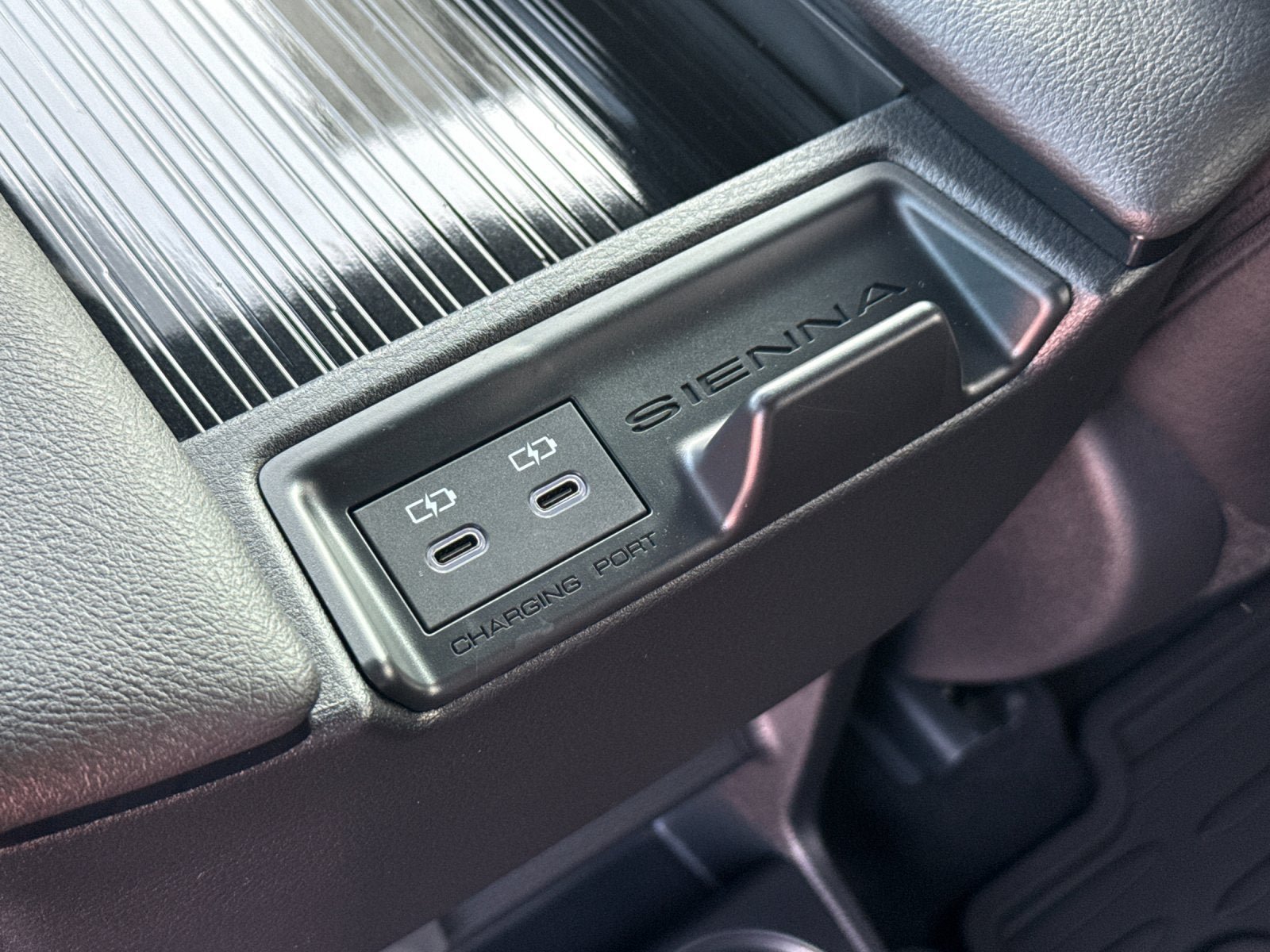 New 2026 Toyota Sienna XLE Woodland Edition AWD/4WD image 15