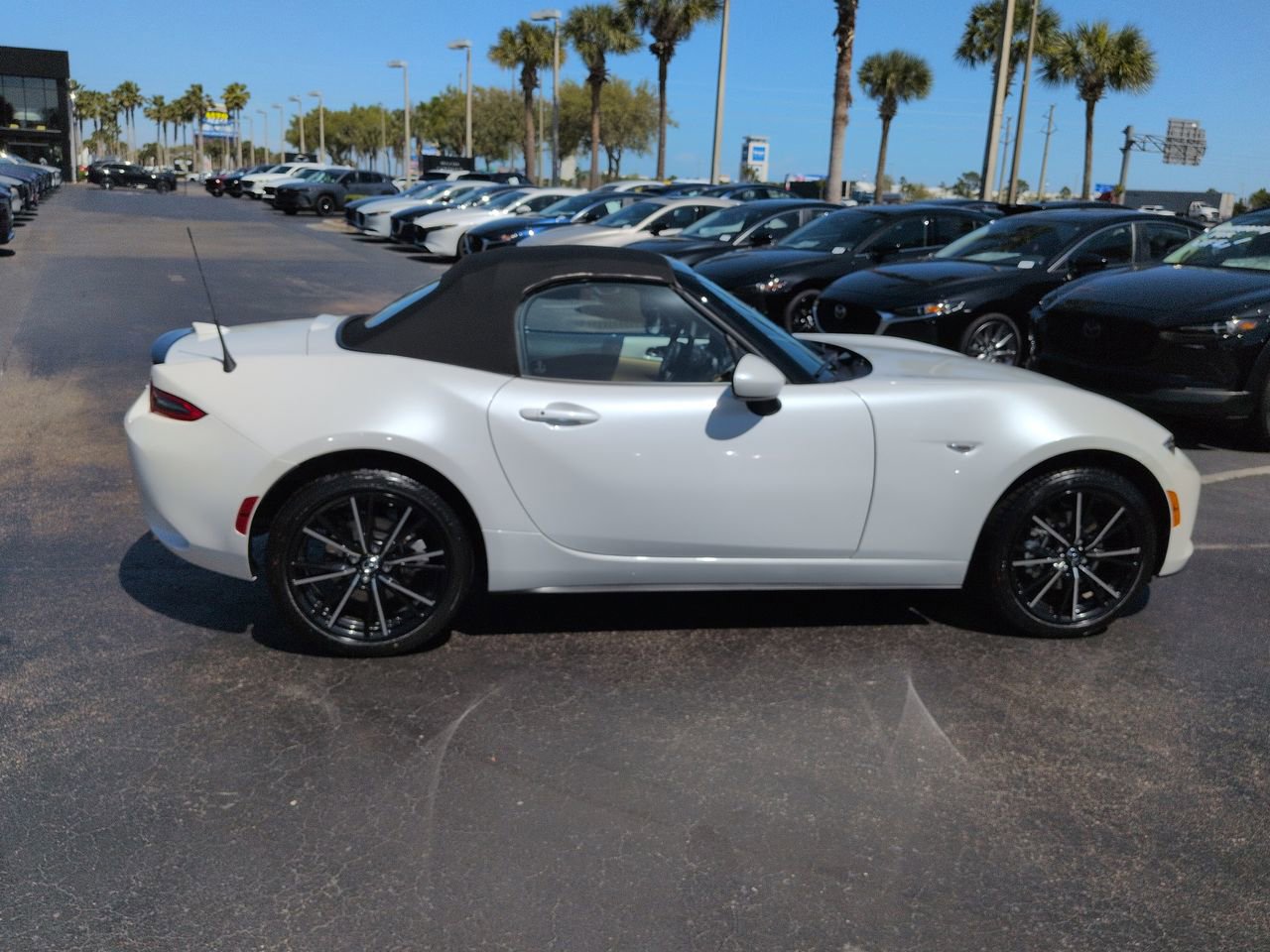 New 2026 MAZDA MX-5 Miata Grand Touring RWD image 3