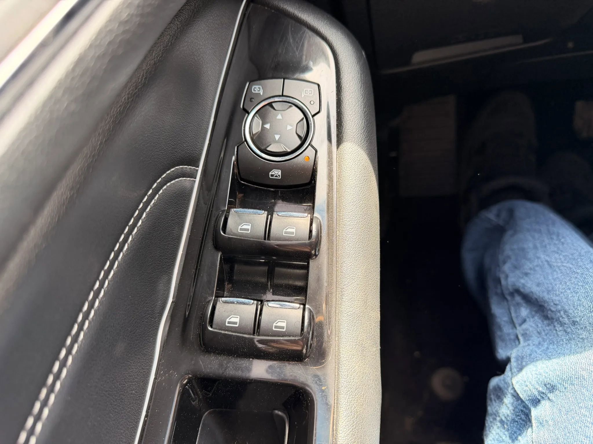 Used 2019 Ford Edge Titanium AWD/4WD image 14