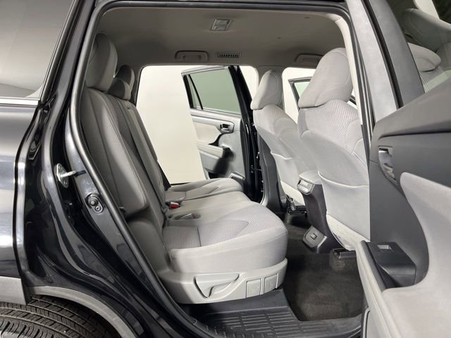 Used 2023 Toyota Highlander L image 51