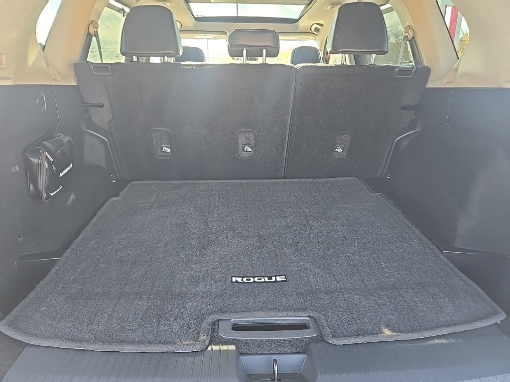 Used 2021 Nissan Rogue SV w/ Premium Package image 38