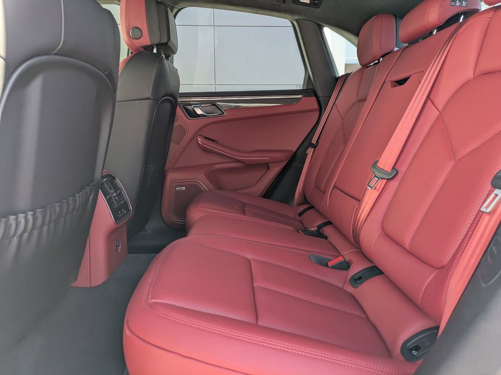 Used 2025 Porsche Macan GTS AWD/4WD image 13