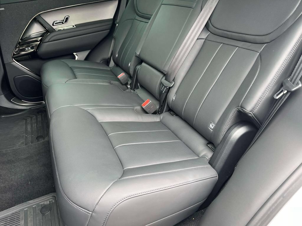 Used 2025 Land Rover Range Rover Sport SE AWD/4WD image 19