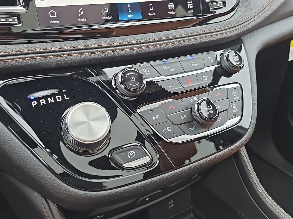 New 2026 Chrysler Pacifica Pinnacle FWD image 37
