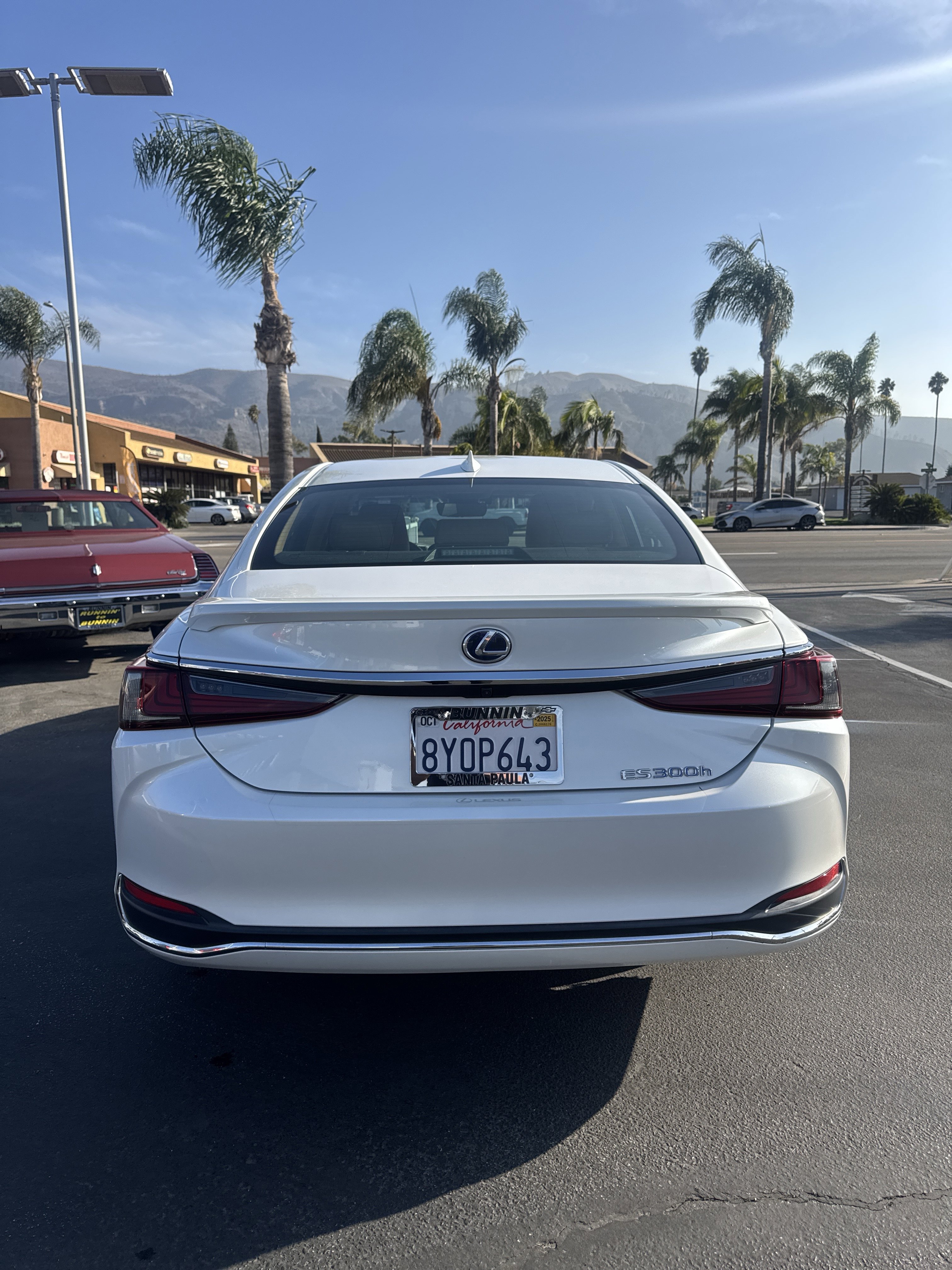 Used 2022 Lexus ES 300h image 4