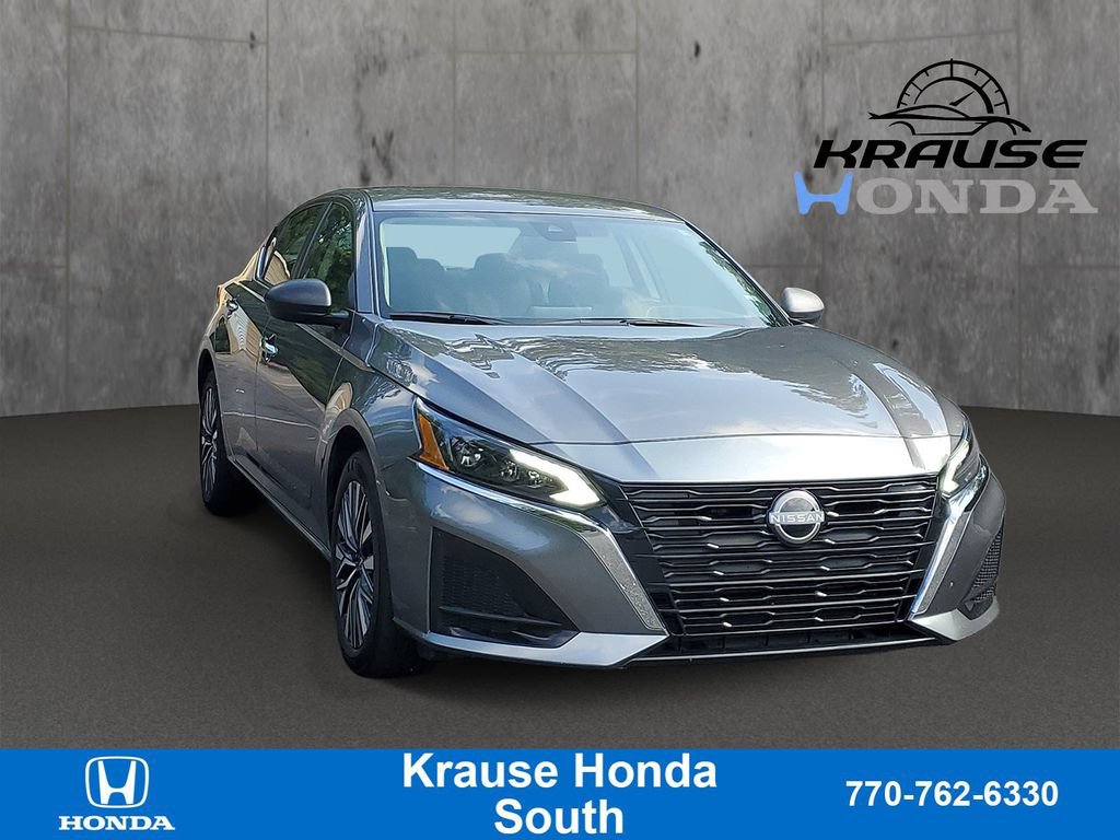 Used 2025 Nissan Altima 2.5 SV AWD/4WD image 1