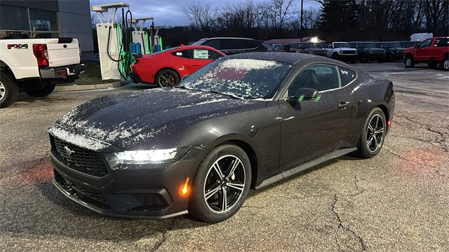 Used 2024 Ford Mustang Premium image 2