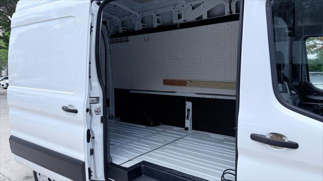 Used 2022 Ford E-Transit 148 High Roof RWD image 17