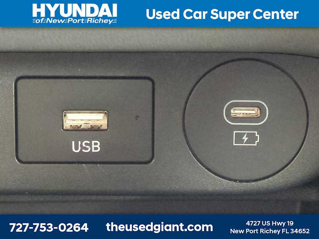 Certified 2025 Hyundai Elantra SE FWD image 21