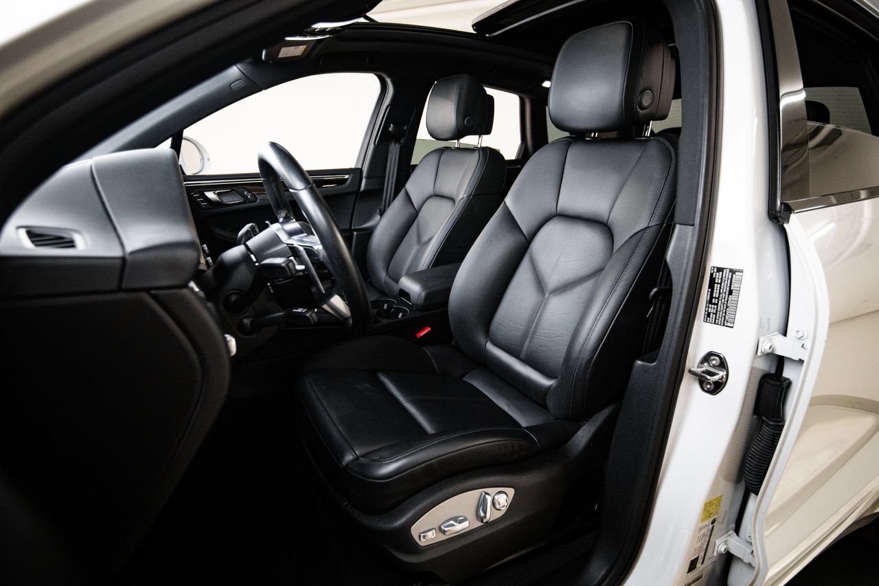 Certified 2020 Porsche Macan S AWD/4WD image 5