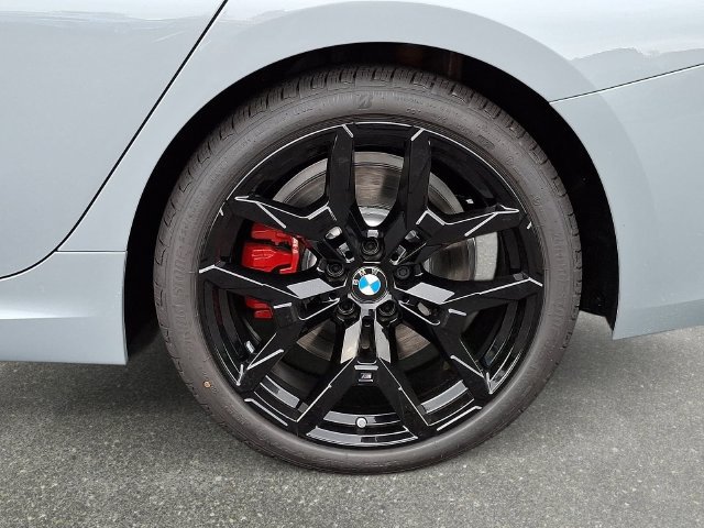 New 2026 BMW 330i xDrive Sedan w/ M Sport Package AWD/4WD image 8