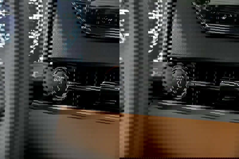 New 2025 Mitsubishi Outlander SEL image 19