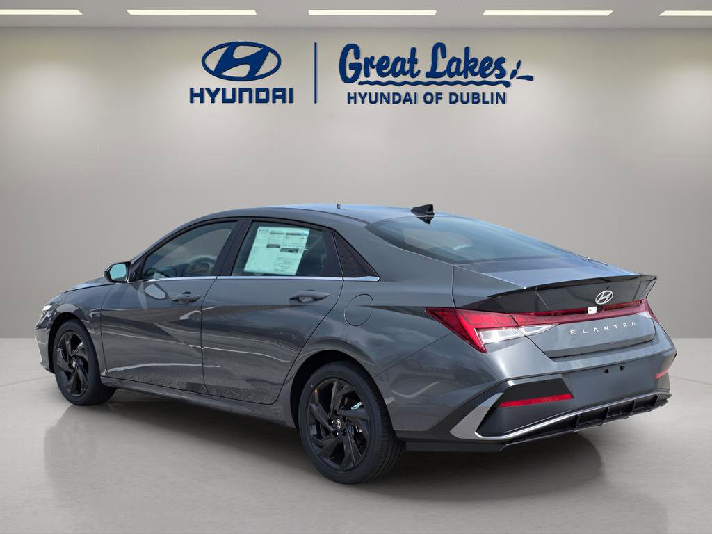 New 2026 Hyundai Elantra SEL Sport Premium FWD image 3