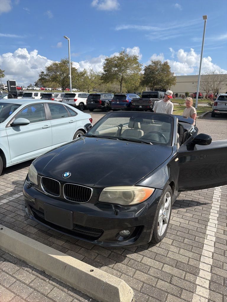 Used 2012 BMW 128i Convertible image 1