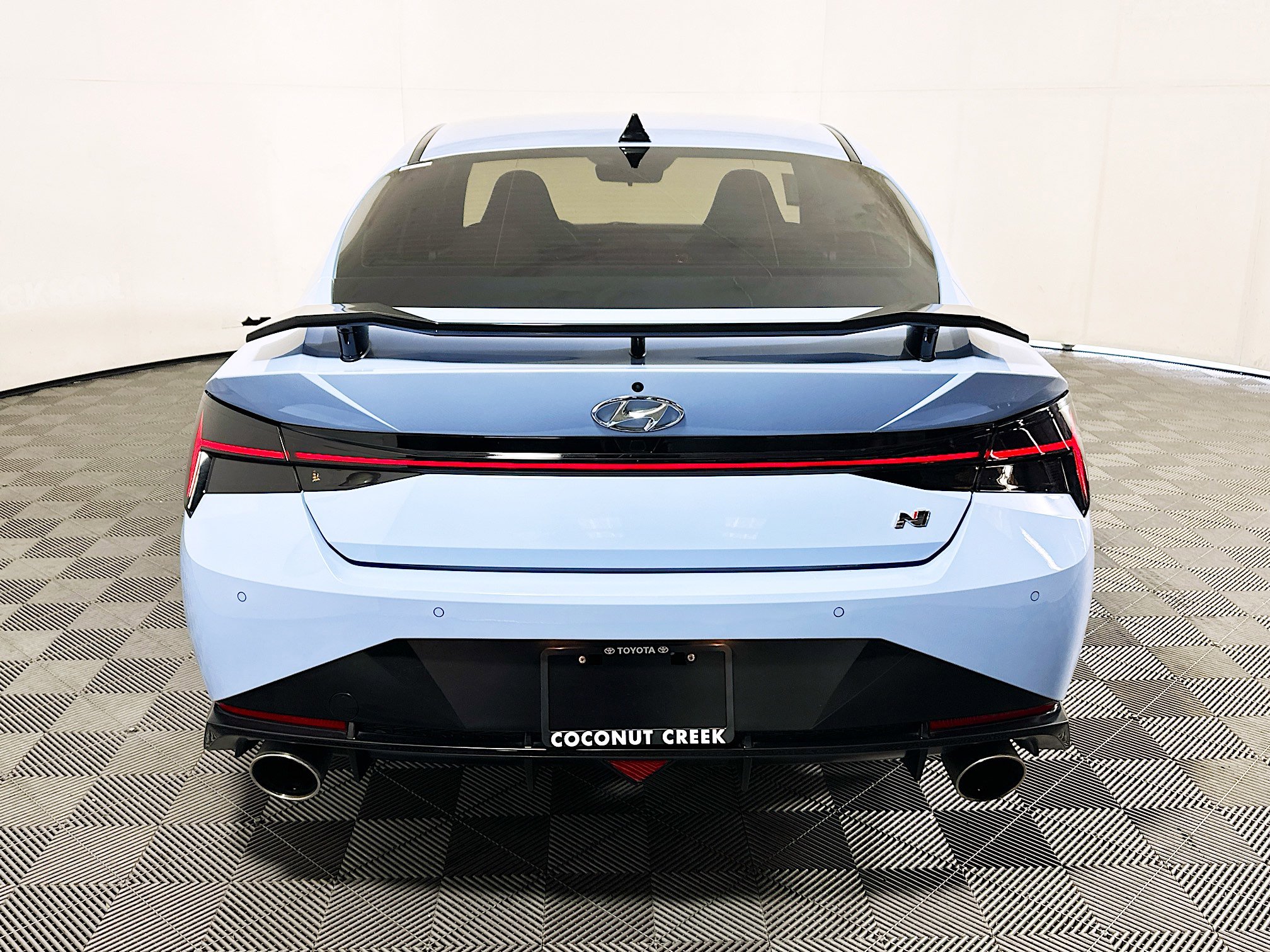 Used 2023 Hyundai Elantra N FWD image 4