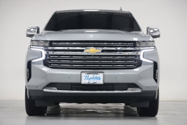 Used 2023 Chevrolet Tahoe Premier w/ Premium Package 2 AWD/4WD image 2