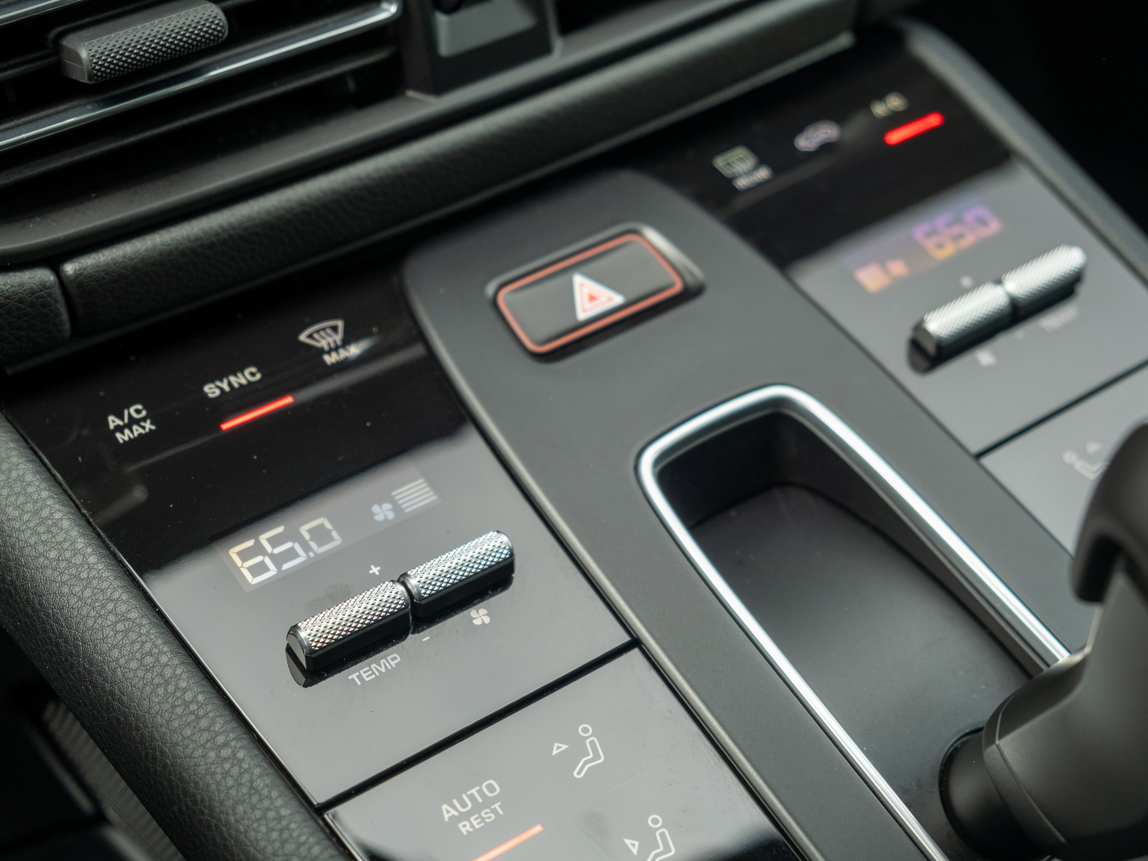 Certified 2026 Porsche Macan AWD/4WD image 23