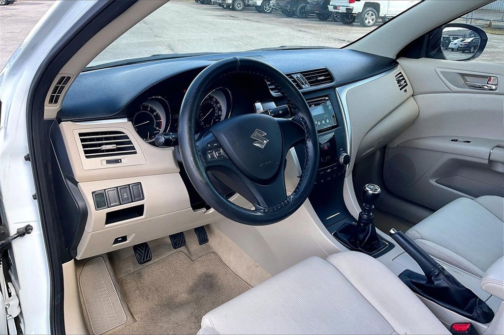 Used 2011 Suzuki Kizashi S image 13