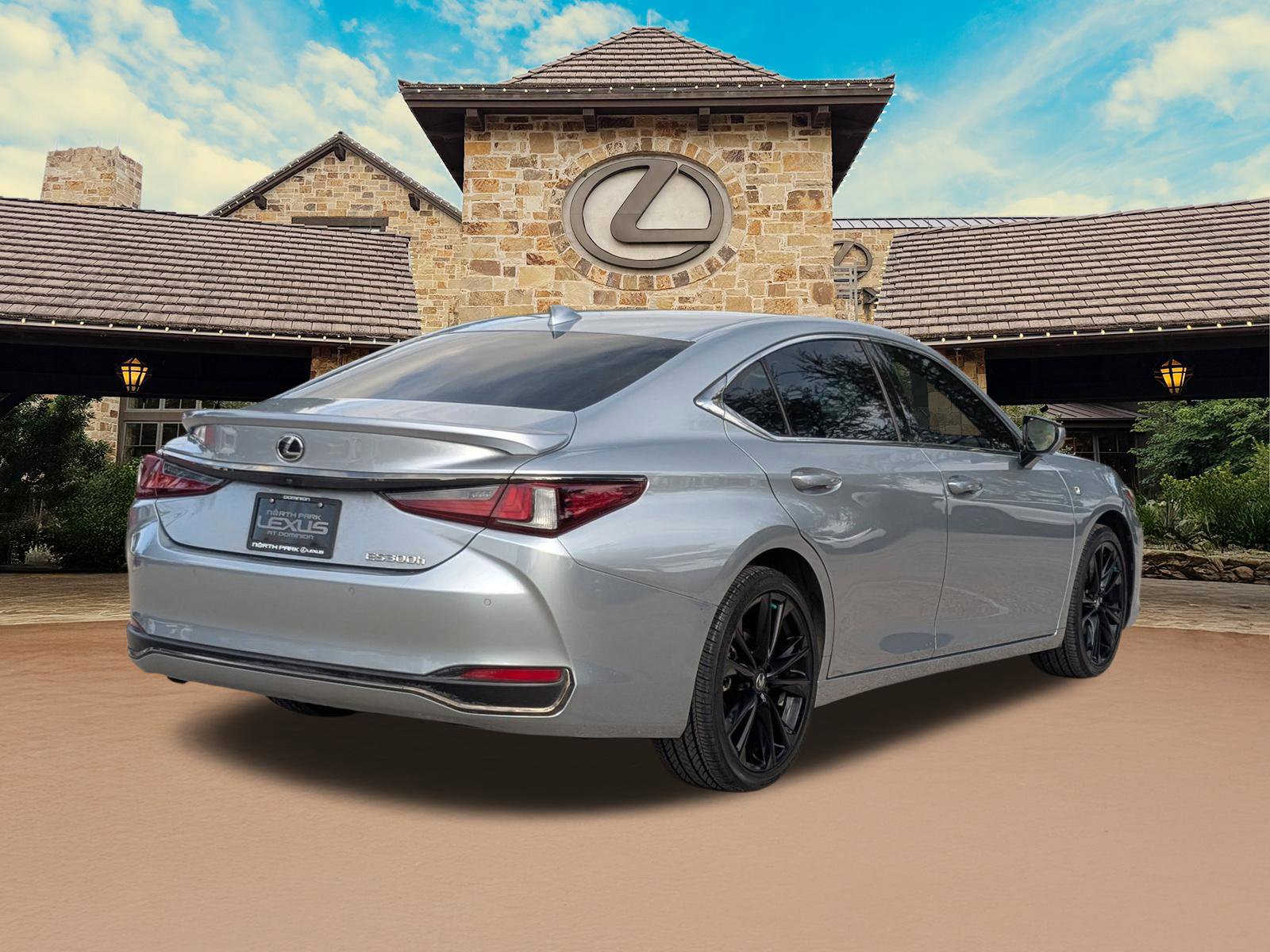 Used 2023 Lexus ES 300h F Sport w/ Accessory Package (Z2) FWD image 2