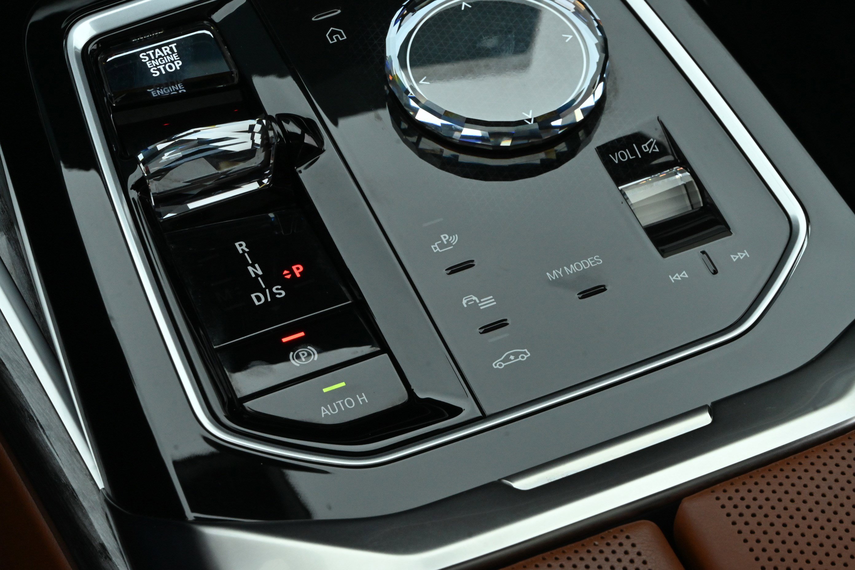 Certified 2024 BMW 760i xDrive AWD/4WD image 23