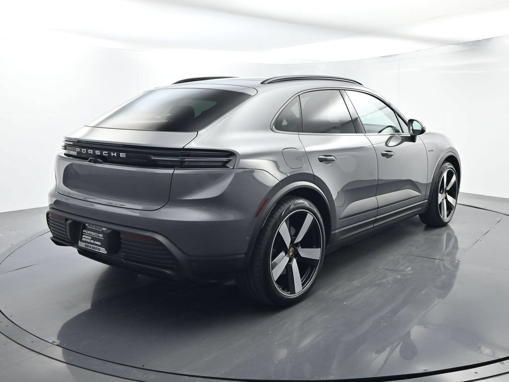 Certified 2025 Porsche Macan Electric RWD image 14