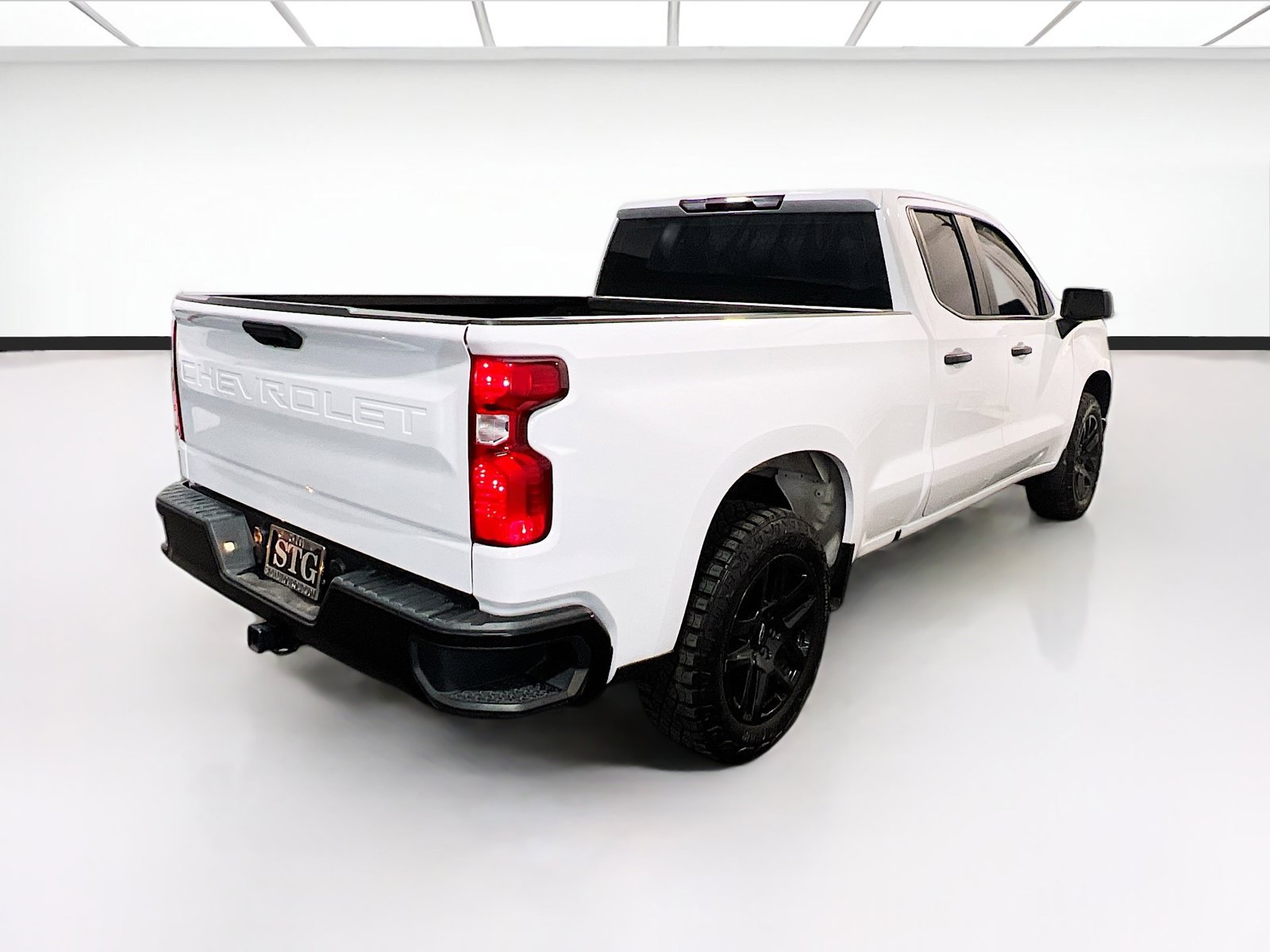Used 2024 Chevrolet Silverado 1500 W/T w/ Trailering Package AWD/4WD image 4