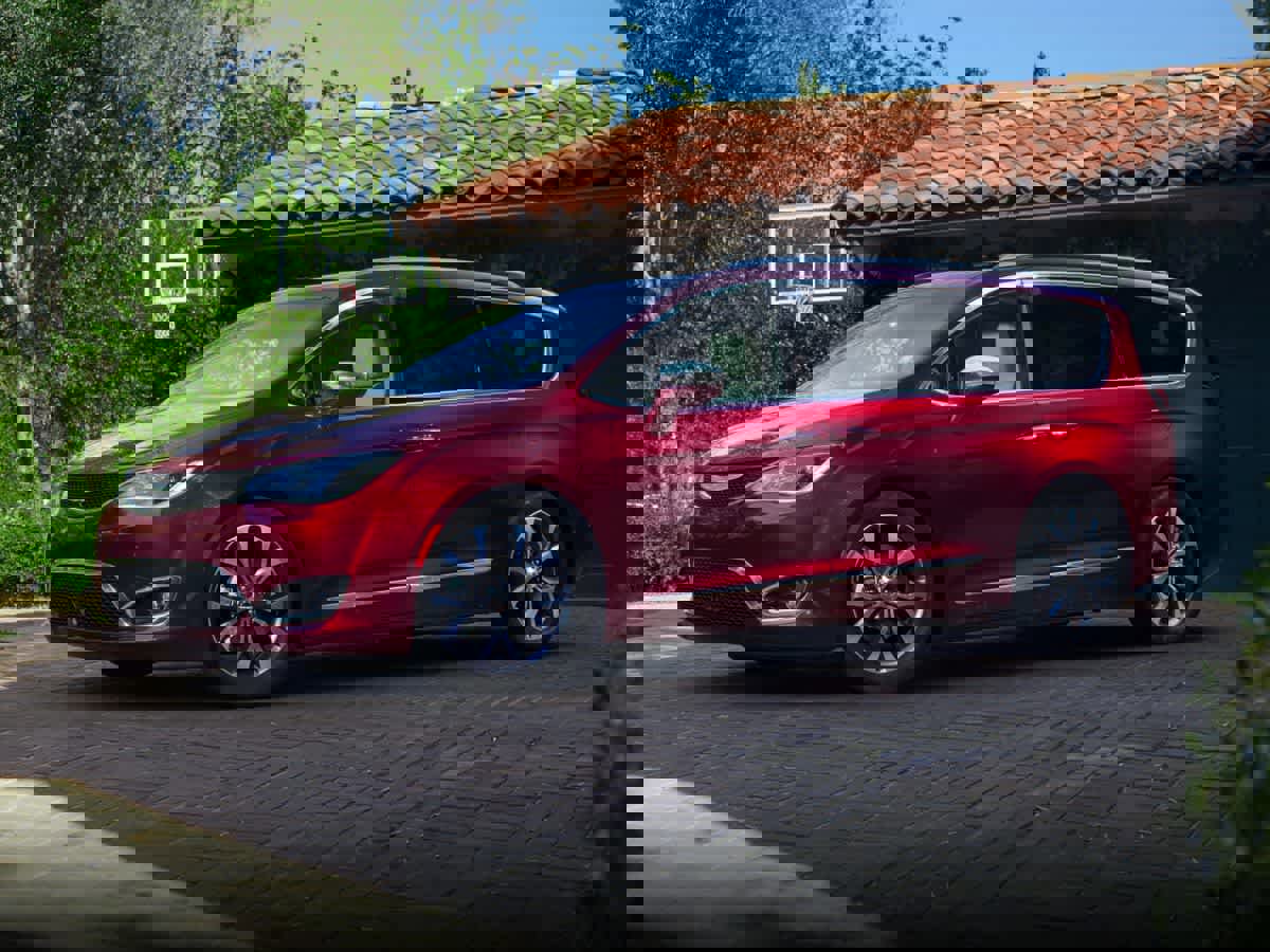 Used 2019 Chrysler Pacifica Touring-L