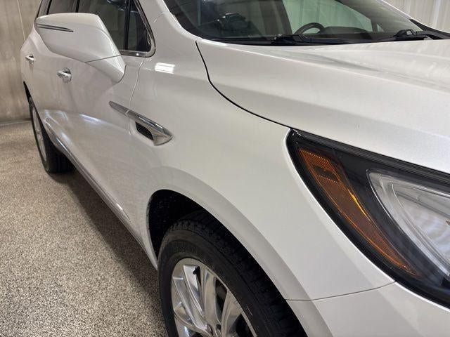 Used 2020 Buick Enclave Premium w/ Sun and Sites Package AWD/4WD image 9
