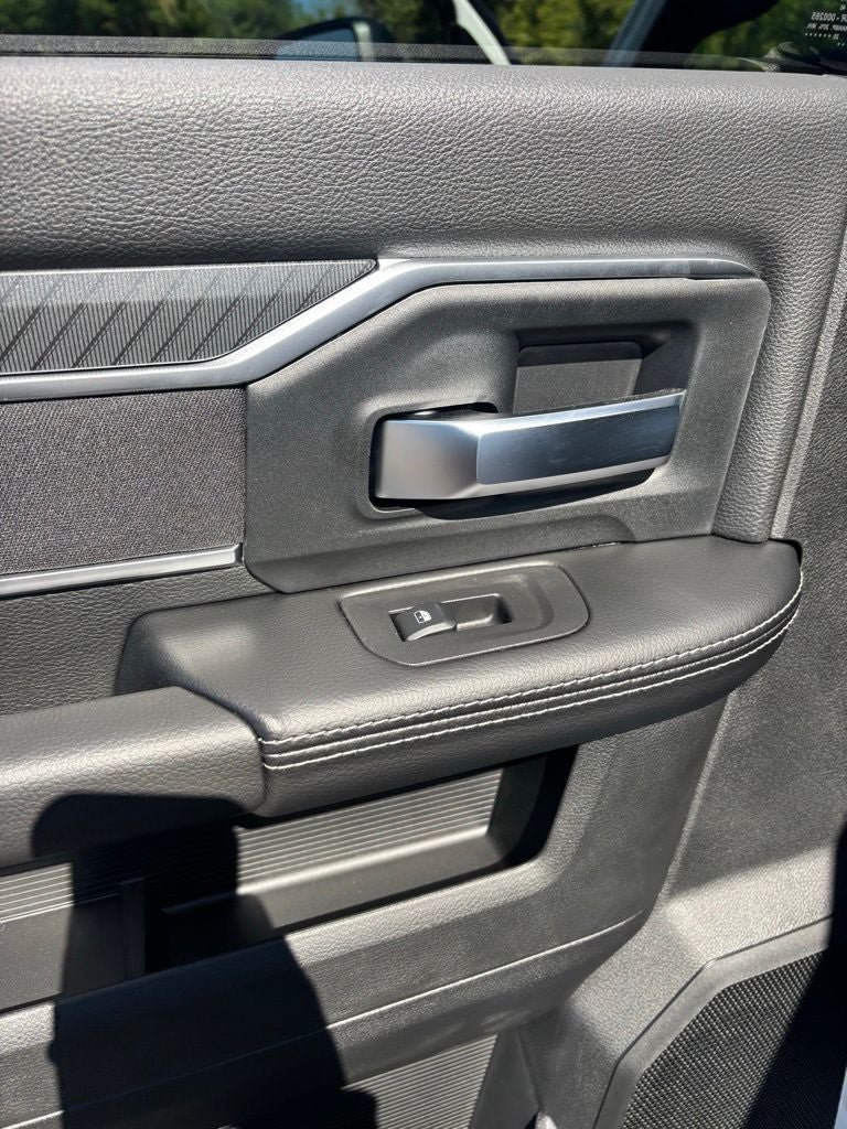 New 2026 RAM 2500 Big Horn AWD/4WD image 9