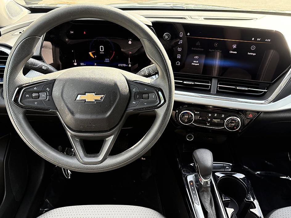 Used 2025 Chevrolet Trax LT image 15