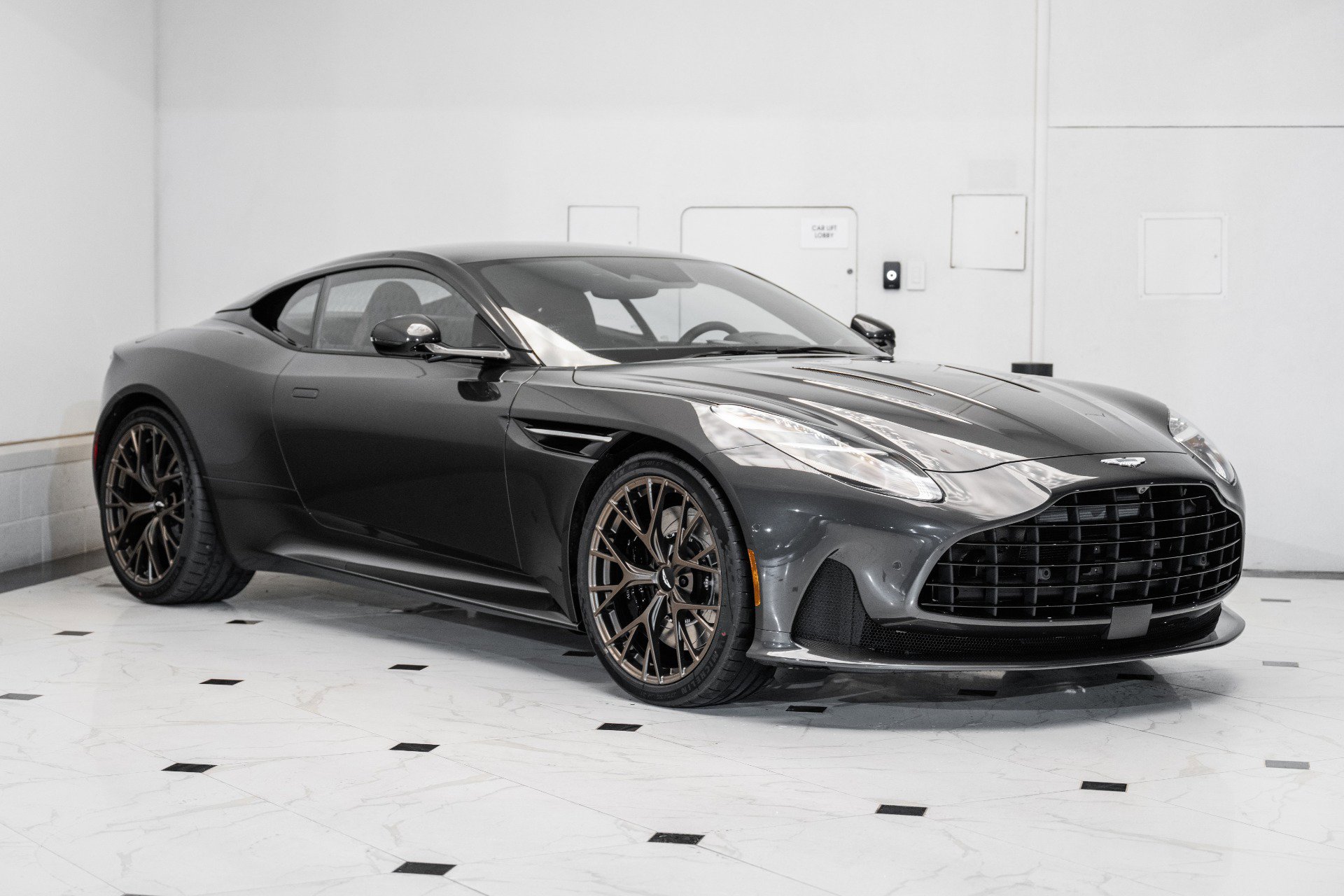 Used 2025 Aston Martin DB12 Coupe image 1