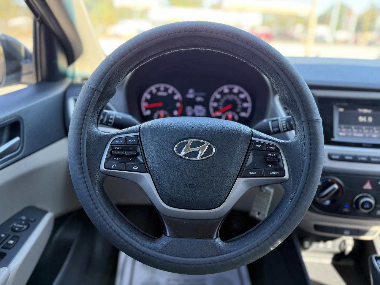 Used 2019 Hyundai Accent SE FWD image 14