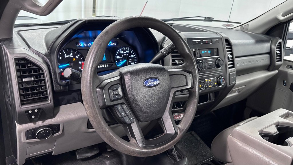 Used 2017 Ford F250 XL w/ Power Equipment Group AWD/4WD image 9