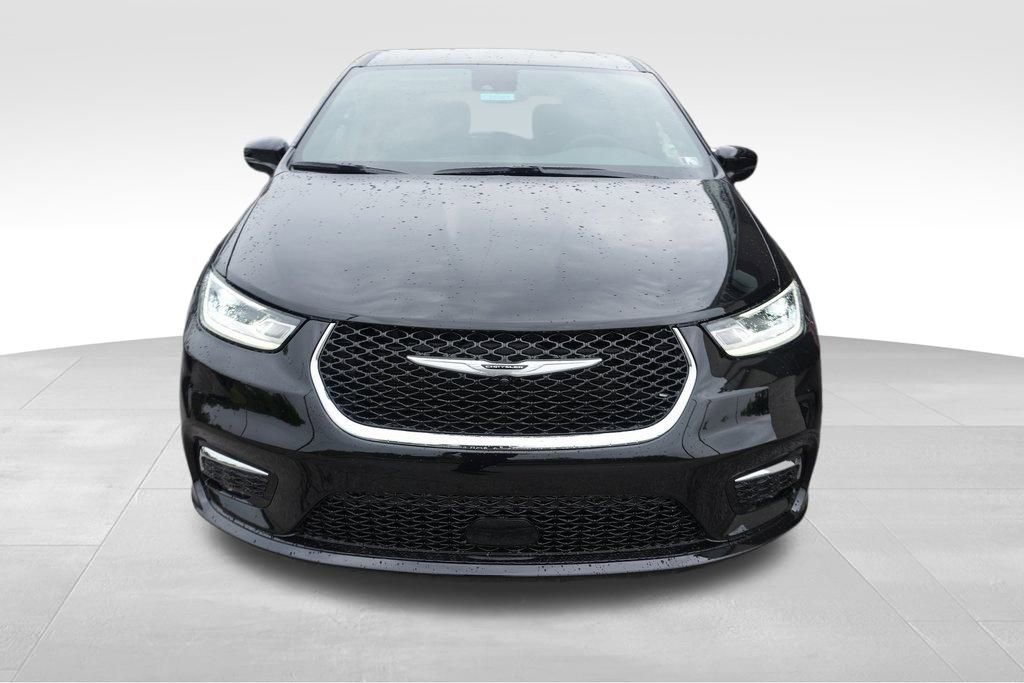 New 2026 Chrysler Pacifica Select image 2